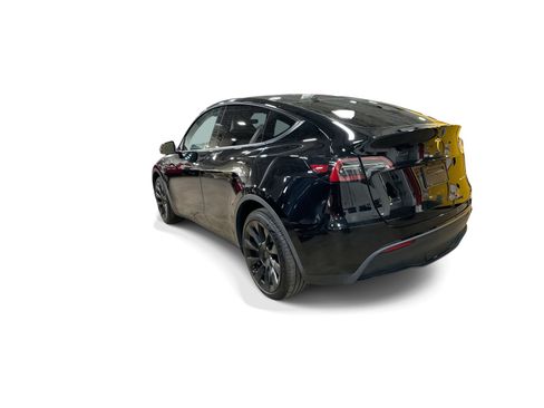 Certified 2023 Tesla Model Y Long Range AWD/4WD image 4