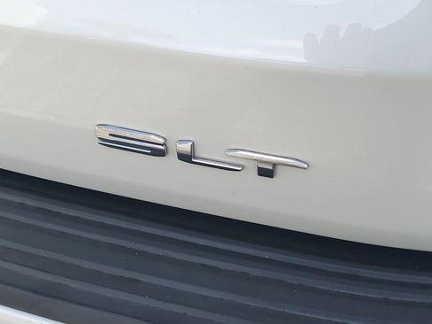 Used 2021 GMC Yukon SLT w/ SLT Luxury Plus Package image 5