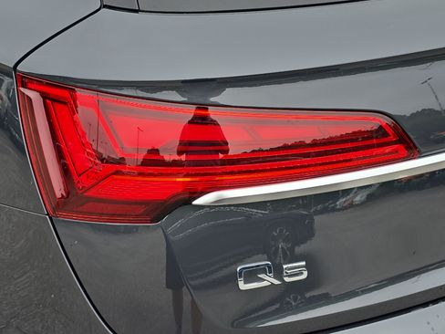 Used 2023 Audi Q5 2.0T Premium w/ Convenience Package AWD/4WD image 34