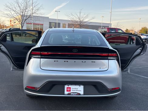 Used 2024 Toyota Prius LE image 18