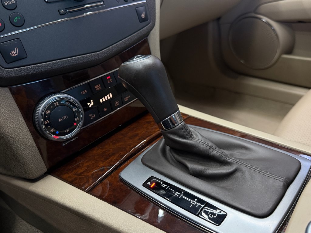 Used 2010 Mercedes-Benz C 300 Sedan w/ Multimedia Pkg image 21