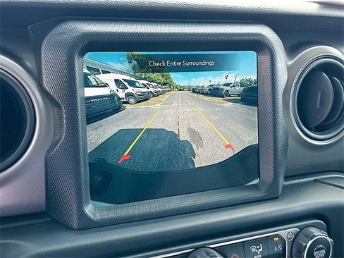 Certified 2021 Jeep Gladiator Sport image 14