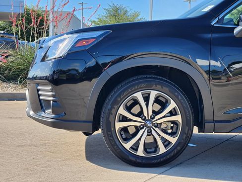 Used 2023 Subaru Forester Limited AWD/4WD image 8