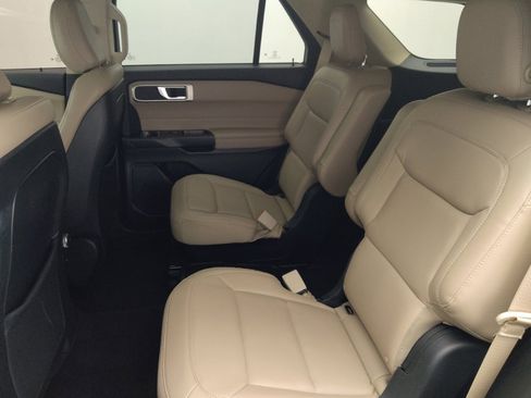 Used 2020 Ford Explorer XLT w/ Equipment Group 202A image 18