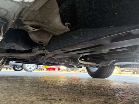 Used 2015 Chrysler 200 Limited FWD image 27
