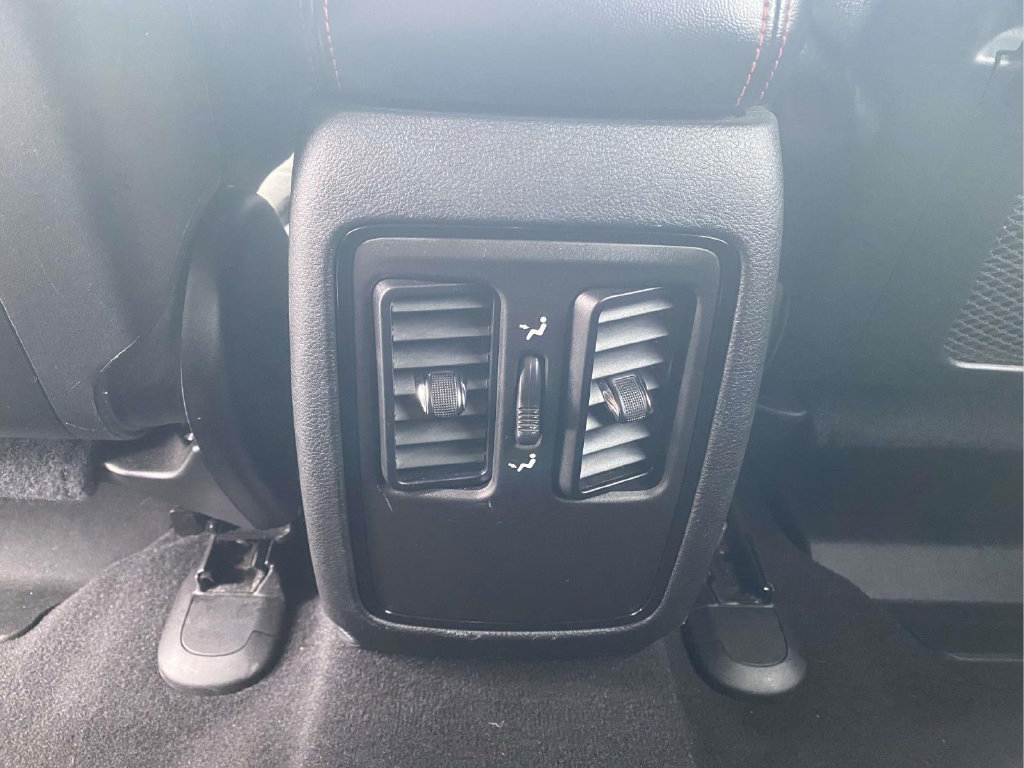 Used 2025 Dodge Durango GT RWD image 11