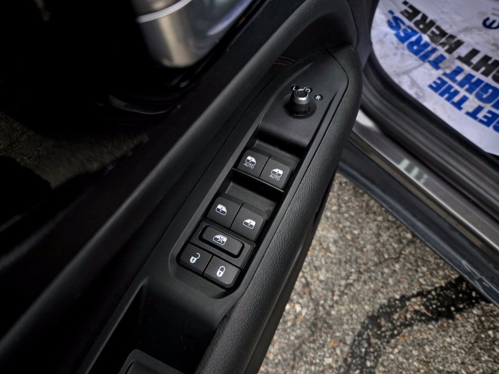 Used 2023 Jeep Compass Trailhawk w/ Trailhawk Elite Group AWD/4WD image 14