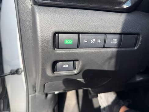 Used 2021 Nissan Sentra SV FWD image 11