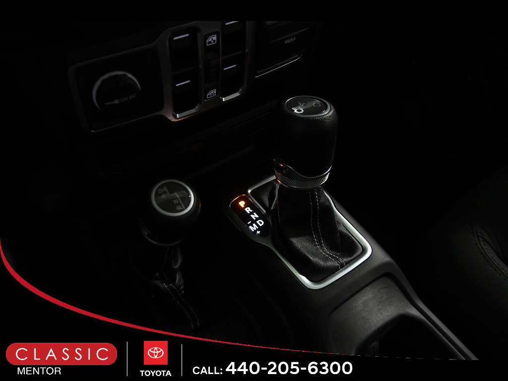 Used 2019 Jeep Wrangler Unlimited Sahara AWD/4WD image 18