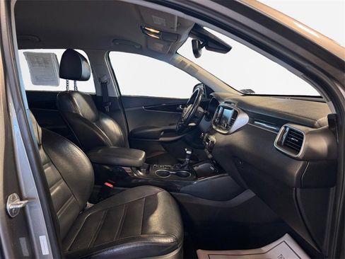 Used 2019 Kia Sorento EX image 26