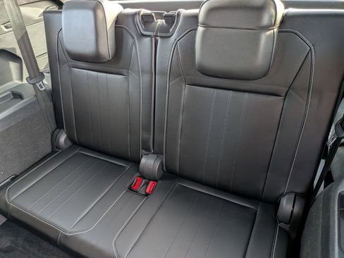 Used 2022 Volkswagen Tiguan SE R-Line image 30