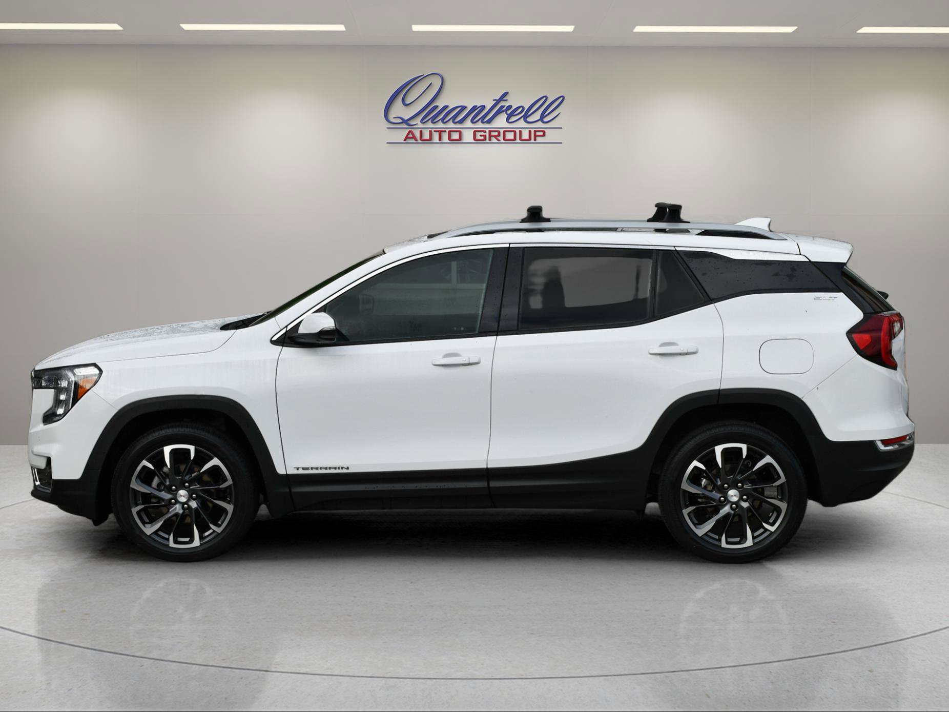Used 2023 GMC Terrain SLT w/ Infotainment Package II AWD/4WD image 7