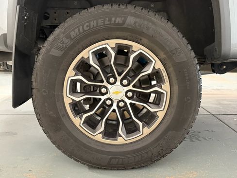 Used 2022 Chevrolet Colorado ZR2 AWD/4WD image 10