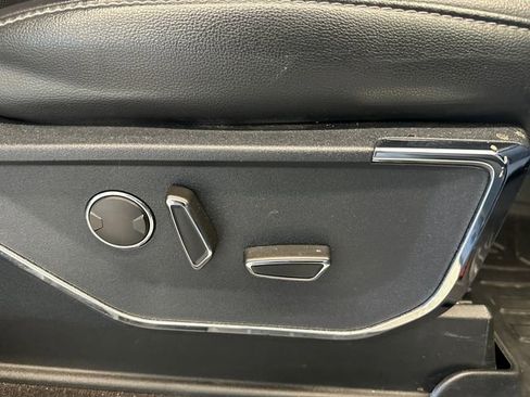 Used 2021 Ford F150 Lariat w/ Equipment Group 502A High AWD/4WD image 21