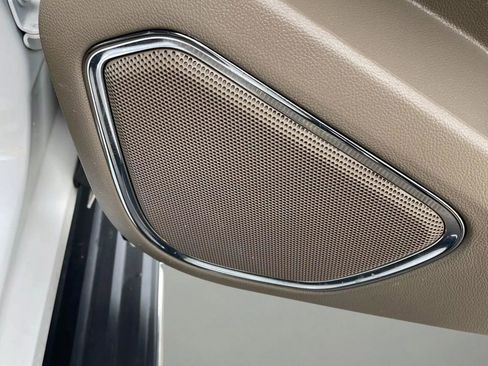 Used 2018 GMC Yukon SLT w/ Premium Edition image 33