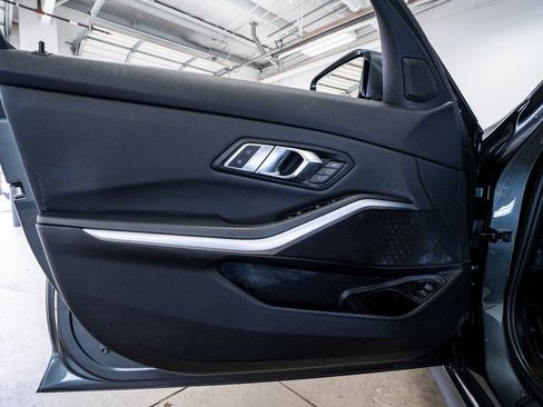 Used 2020 BMW 330i 330i w/ Convenience Package image 27