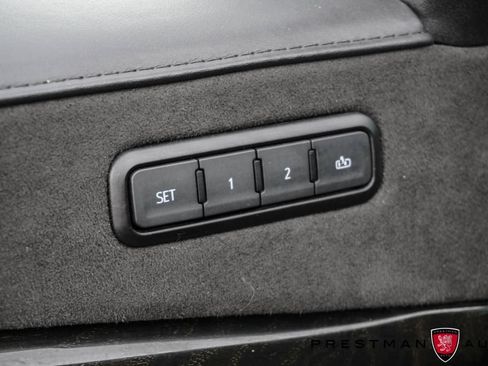 Used 2019 Cadillac Escalade Platinum AWD/4WD image 27