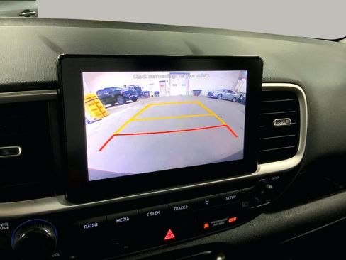 Used 2022 Hyundai Venue SEL FWD image 27