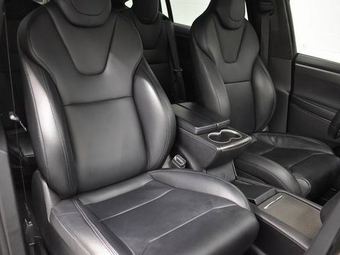 Used 2017 Tesla Model X image 6
