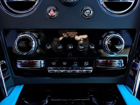 Used 2025 Rolls-Royce Cullinan image 68