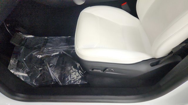 Used 2026 Tesla Model Y AWD image 45