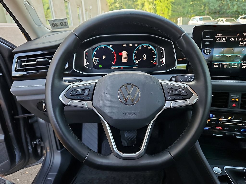 Certified 2025 Volkswagen Jetta SEL FWD image 19