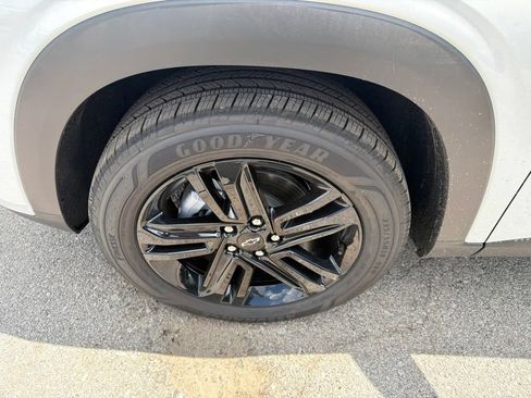 New 2026 Chevrolet Trax ACTIV w/ Sunroof Package FWD image 9