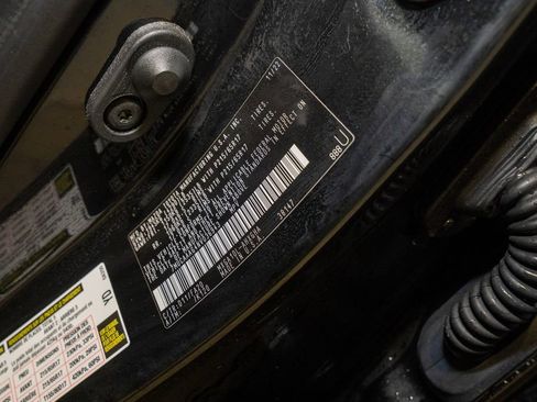 Certified 2022 Toyota Corolla Cross LE image 18