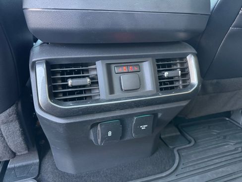 Certified 2022 Ford F150 Lariat w/ Equipment Group 502A High image 20