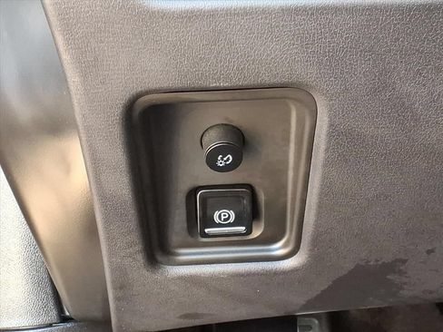 Used 2024 Chevrolet Corvette Stingray Coupe RWD image 19