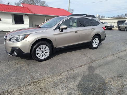 Used 2019 Subaru Outback 2.5i Premium w/ Popular Package #2 image 1