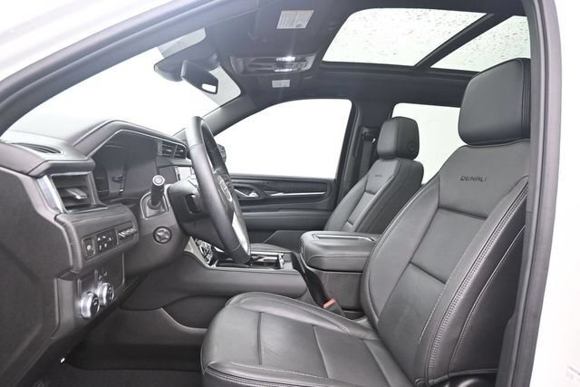 Used 2024 GMC Yukon Denali RWD image 15