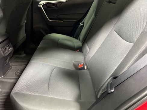 Used 2022 Toyota RAV4 LE image 16