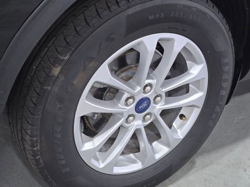 Used 2022 Ford Escape SE w/ Cold Weather Package image 17