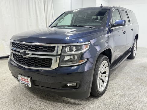 Used 2020 Chevrolet Suburban LT w/ Luxury Package image 3
