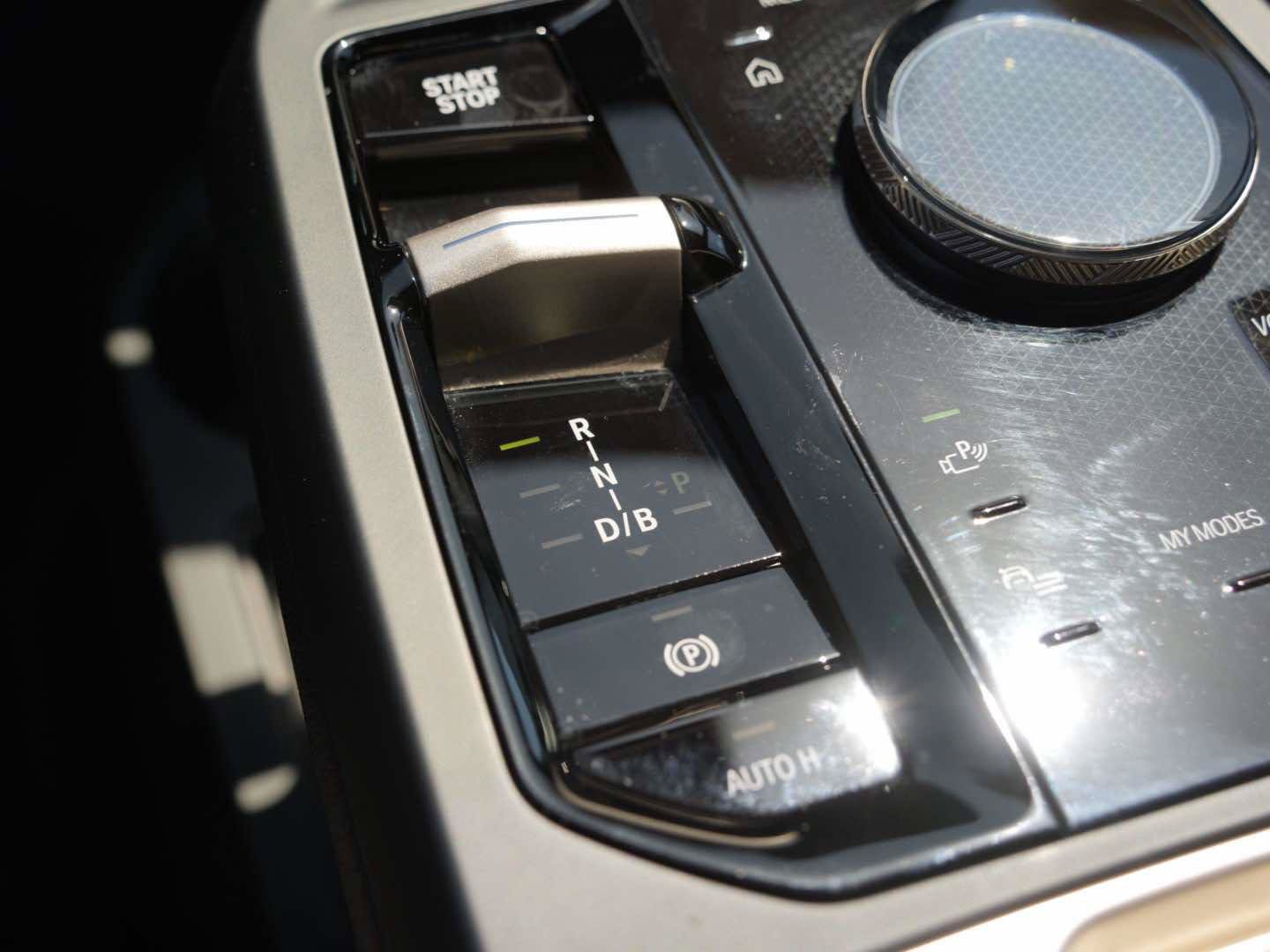 Used 2024 BMW iX xDrive50 AWD/4WD image 21