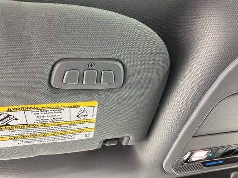 Used 2025 Ford F350 Lariat w/ Black Appearance Package image 26