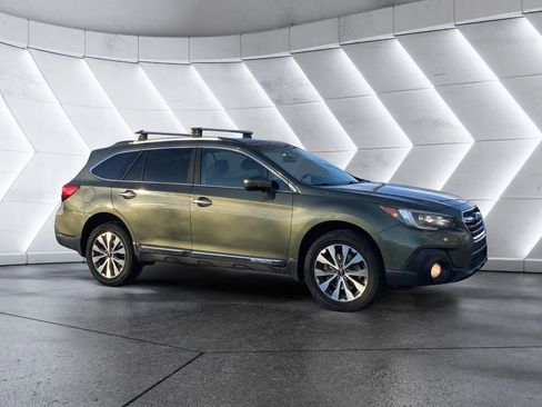 Used 2018 Subaru Outback 2.5i Touring image 1