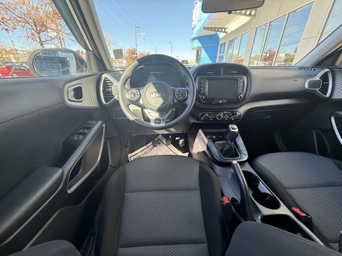 Used 2021 Kia Soul LX image 6