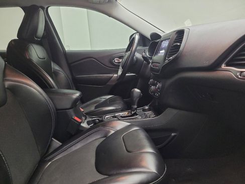 Used 2019 Jeep Cherokee Latitude Plus image 21