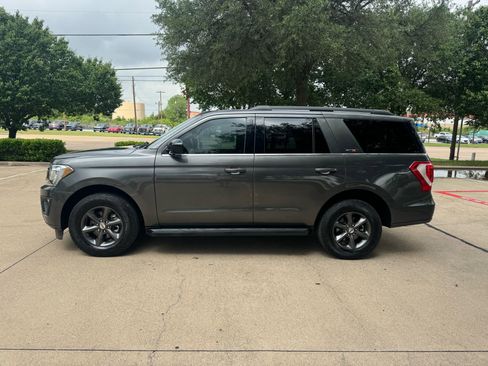 Used 2021 Ford Expedition XL image 2