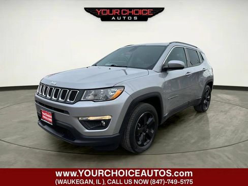 Used 2019 Jeep Compass Latitude w/ Cold Weather Group FWD image 1