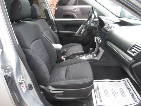 Used 2018 Subaru Forester 2.5i Premium w/ All-Weather Package image 4