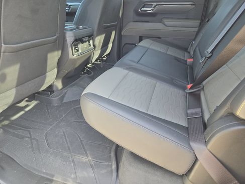 Used 2024 Chevrolet Silverado 1500 ZR2 w/ Technology Package AWD/4WD image 29