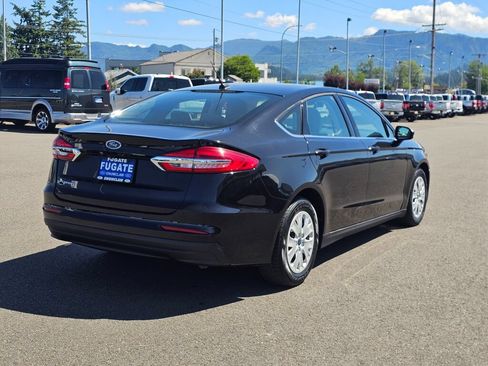 Used 2019 Ford Fusion S FWD image 5
