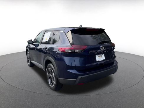 Used 2025 Nissan Rogue SV image 11
