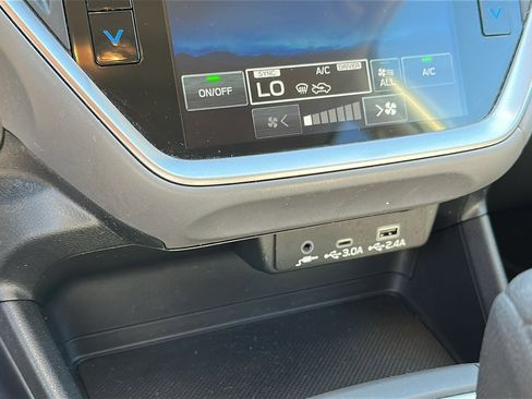 Certified 2024 Subaru Crosstrek 2.0i Premium image 17