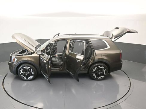 Used 2025 Kia Telluride EX w/ EX Captain's Chair Package FWD image 69