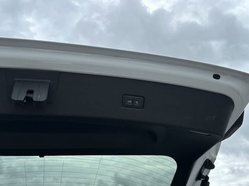 Used 2022 Audi Q8 Prestige image 12