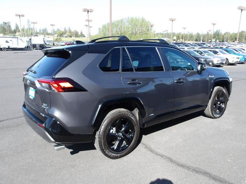 Used 2021 Toyota RAV4 XSE w/ XSE Grade Weather Package AWD/4WD image 5
